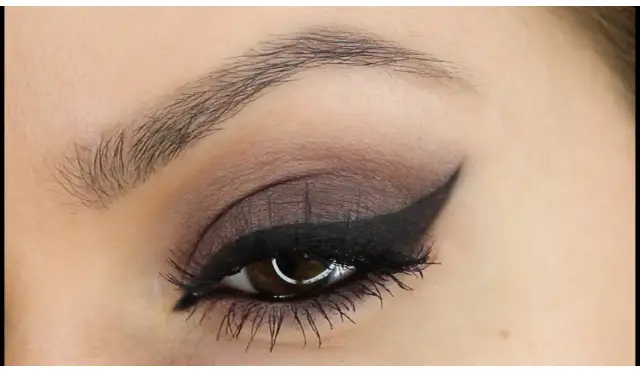 liquid eyeliner guide