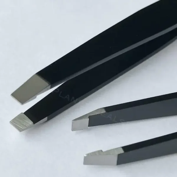 Black eyebrow shaping tool UK